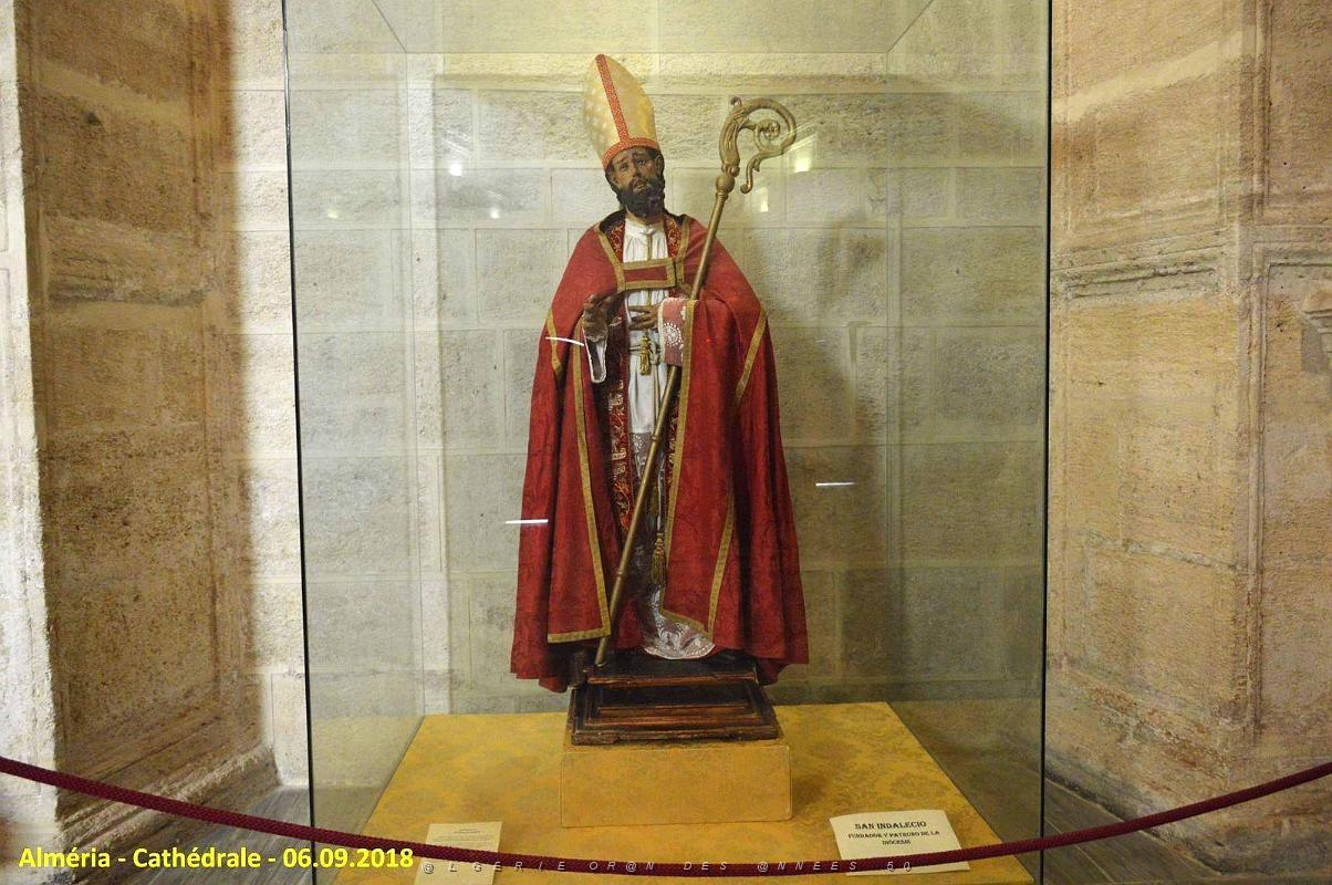 28 LA CATHEDRALE ET LE FORTERESSE DE L INCARNATION (90).JPG